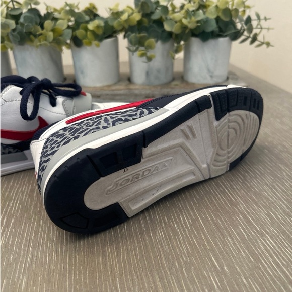 Nike Kids' Navy and Red Sneakers 3 Y - Picture 5 of 6